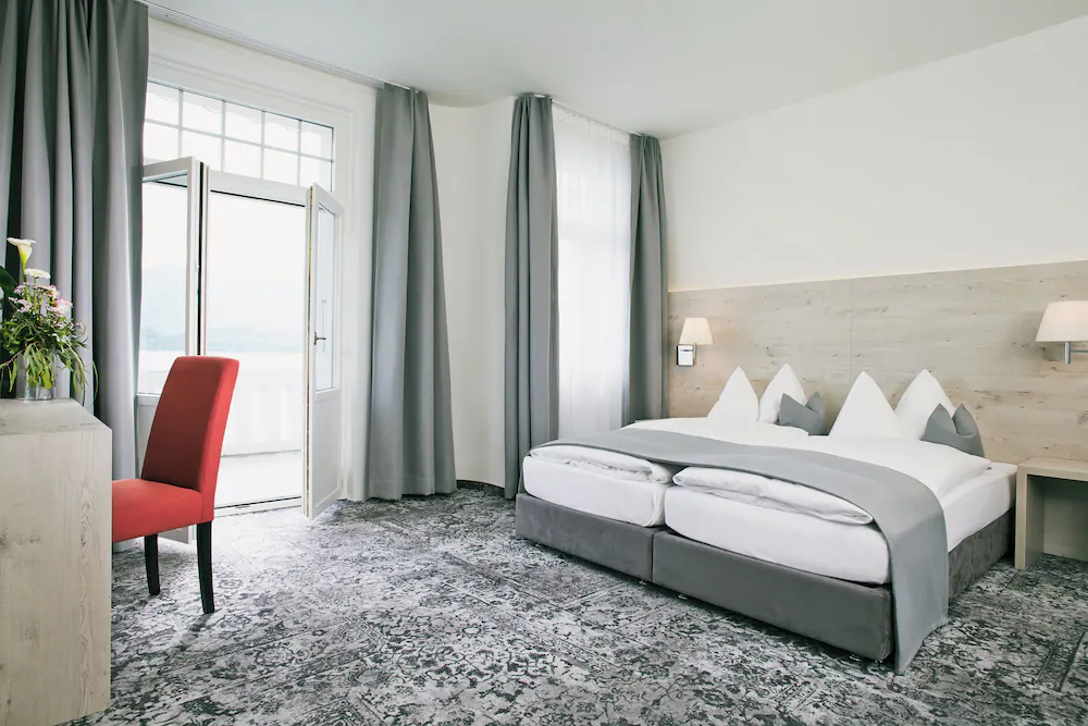 Hotel Restaurant Bellevue au Lac — 1