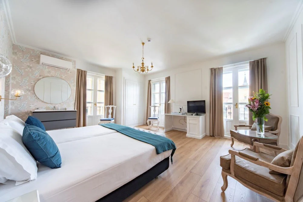 Hotel Infanta Isabel — 3