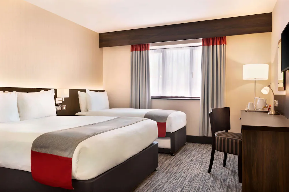 Ramada by Wyndham Bristol West — 6