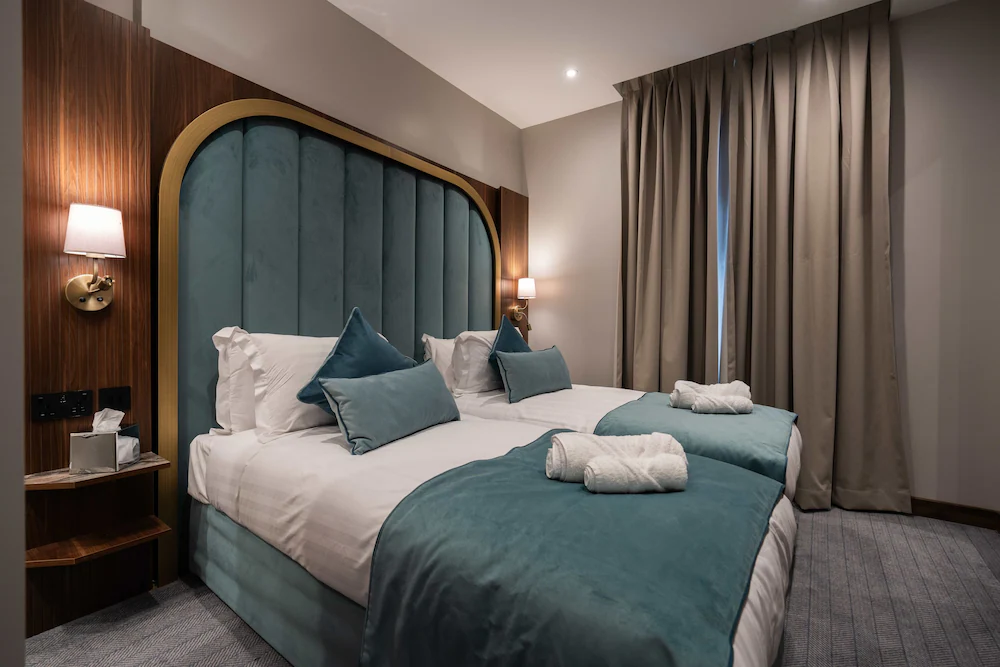Albany Hotel — 5