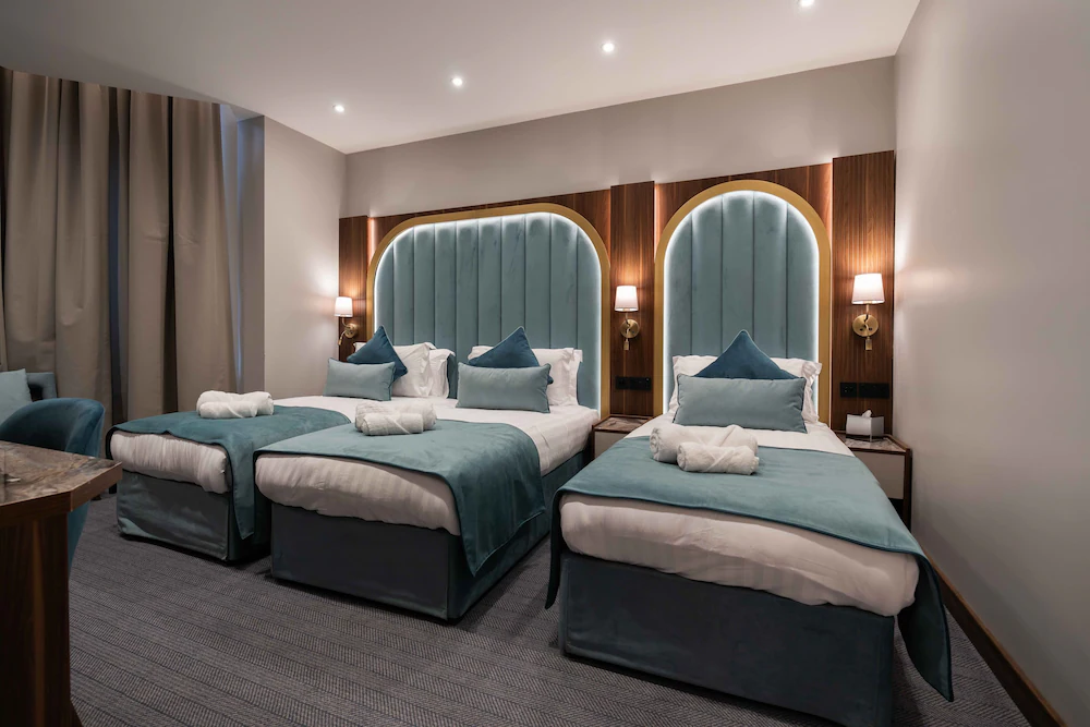 Albany Hotel — 4