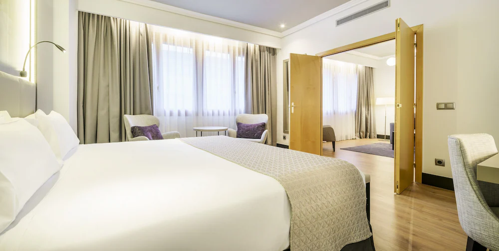 Hotel ILUNION Bilbao — 3