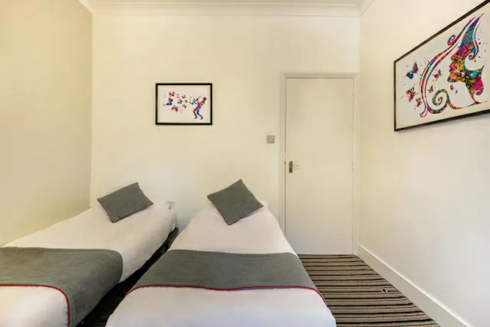 Enrico Hotel — 4