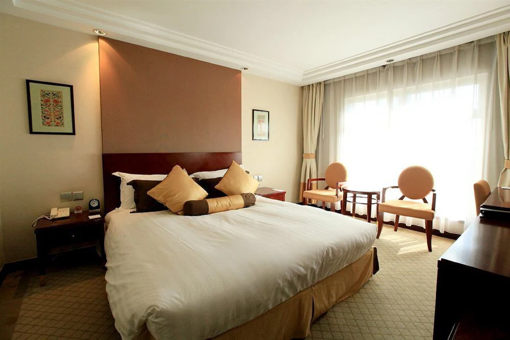 Landmark Towers Hotel — 2