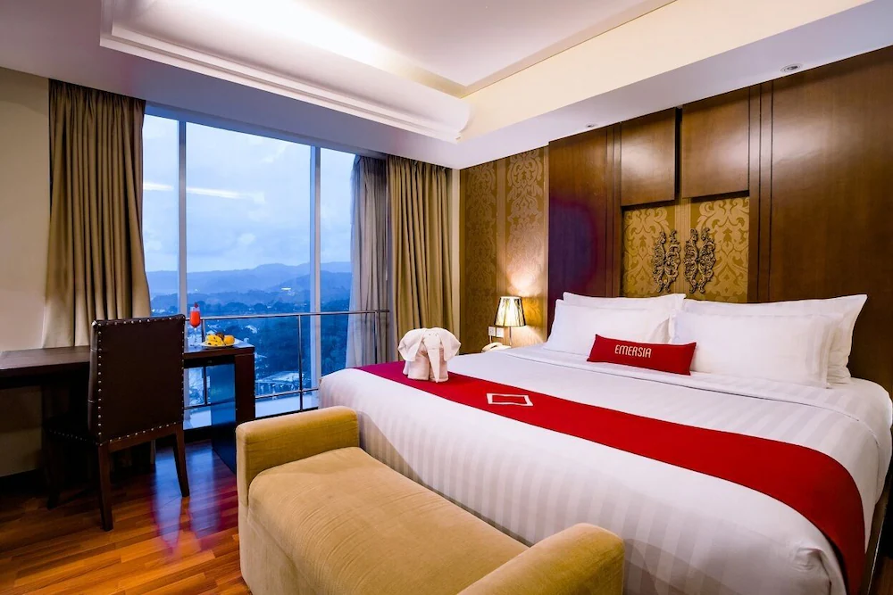 Emersia Hotel & Resort — 3