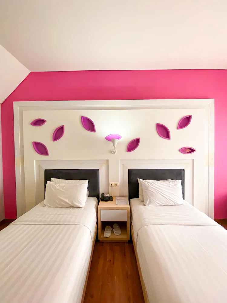 Shakti Hotel Bandung — 1