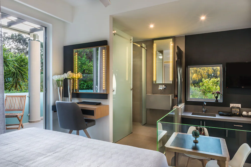 Forum Suites — 3