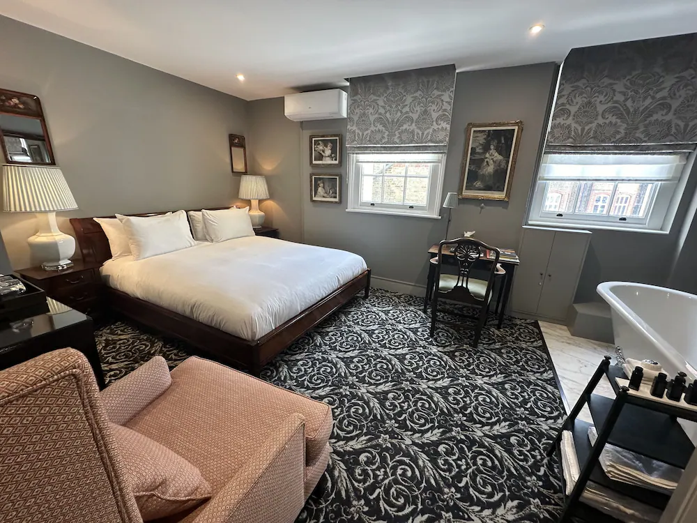 Searcys — 4