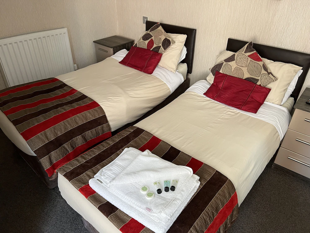 Southport Metro Hotel — 4