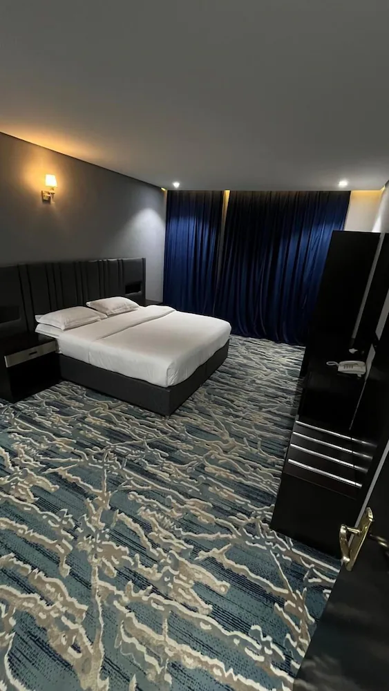 Qimam Park Hotel 4 — 2