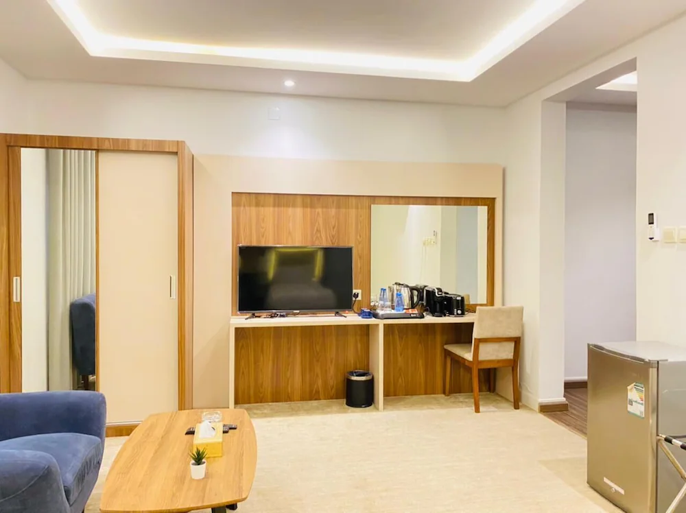 Nilufer Abha — 1