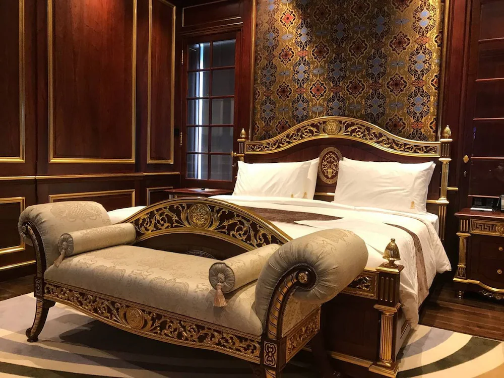 V V Hotel Battambang — 4