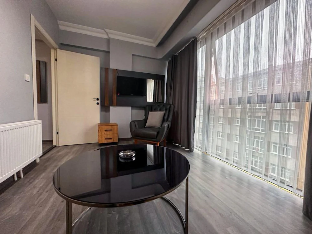 Liza Suit Hotel — 2