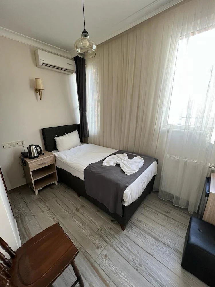 Oren Hotel — 2
