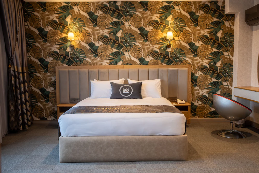 Mateo Hotel — 5