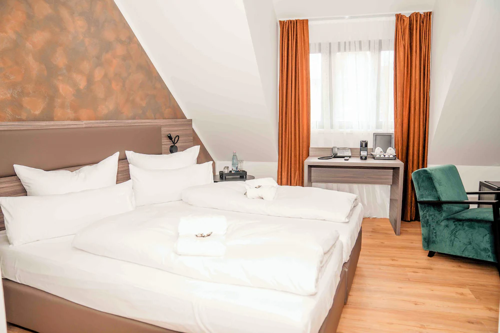 Central Hotel & Lounge Adult Only — 3