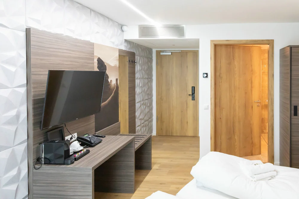 Central Hotel & Lounge Adult Only — 1