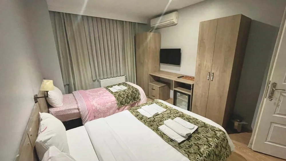 Rozza Hotel — 3