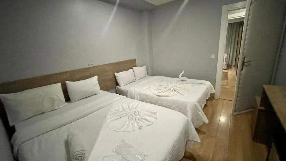 Rozza Hotel — 4