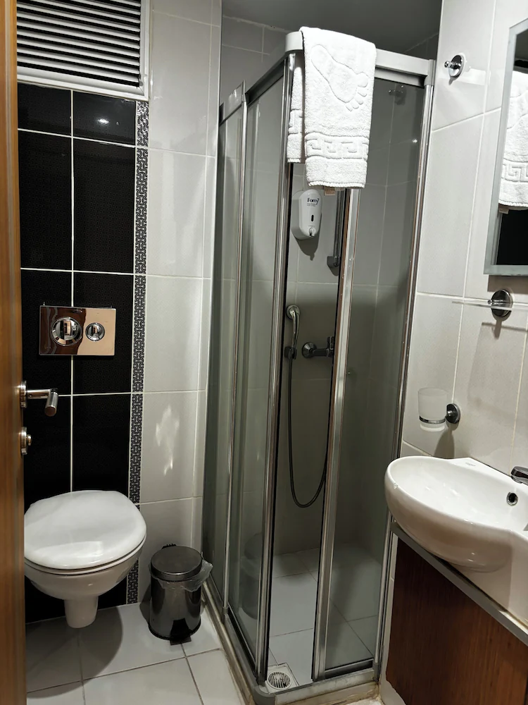 Demirci Otel — 2