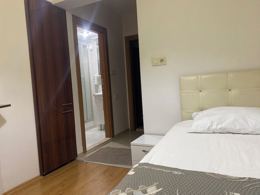 Demirci Otel — 3