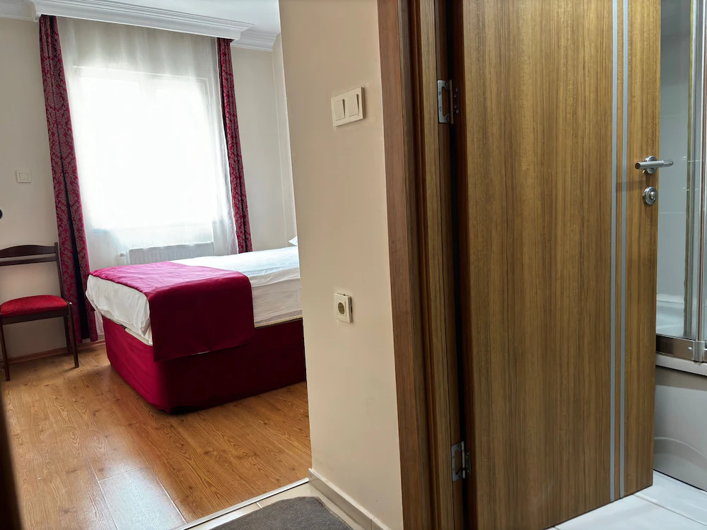 Demirci Otel — 4