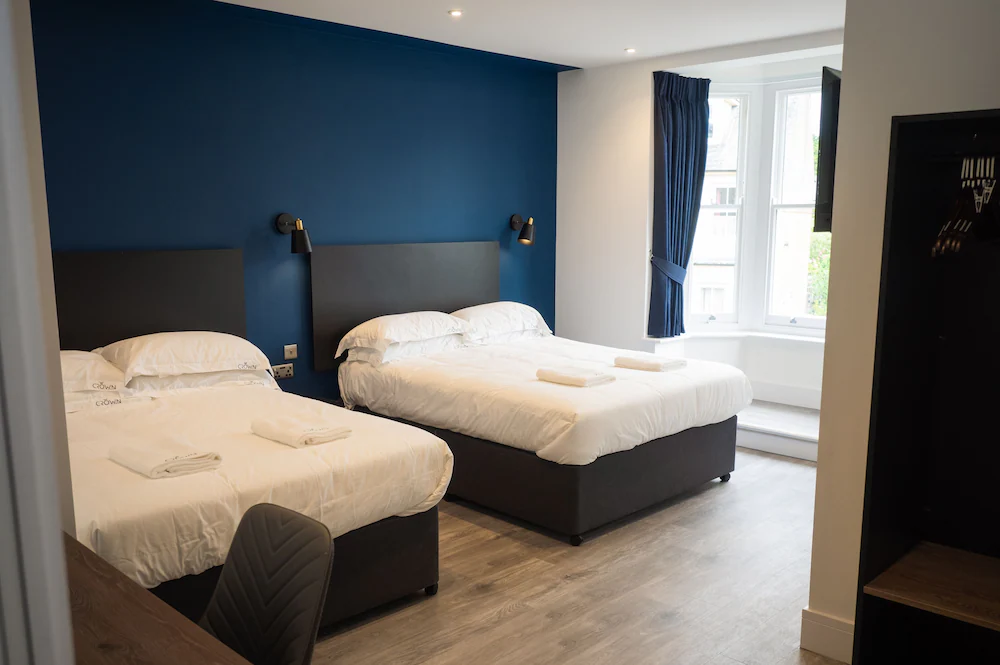 Crown Hotel — 5