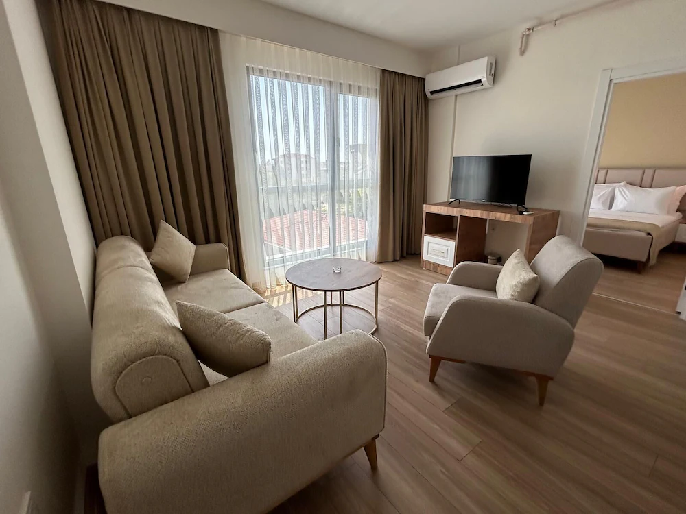 Petra Port Hotel — 2