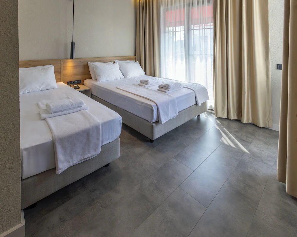 Hotel 7 — 2