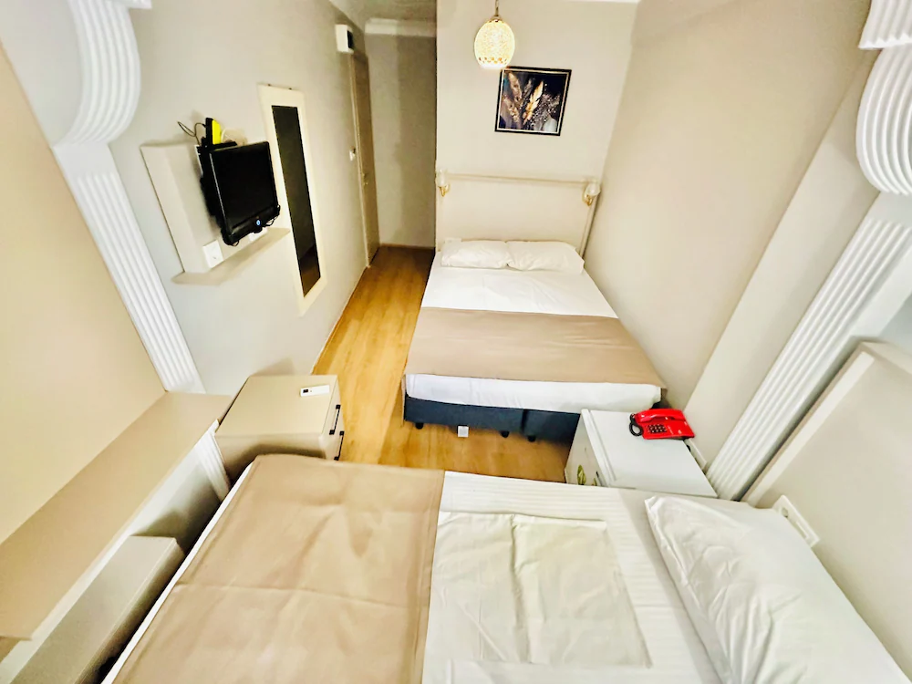 Crowned Exclusive Hotel — 5