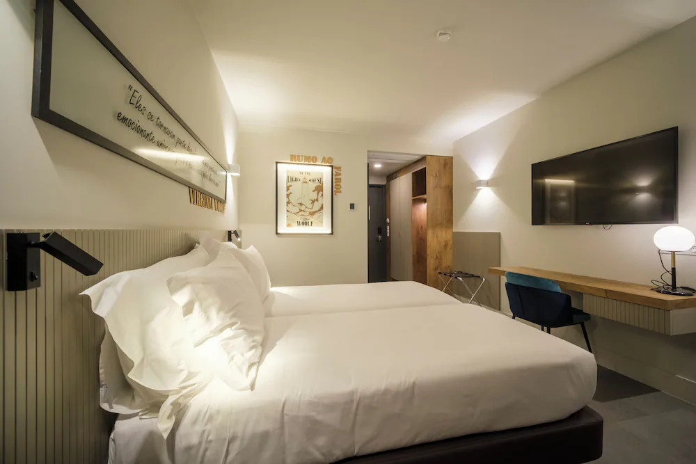 Azores Book Hotel — 6
