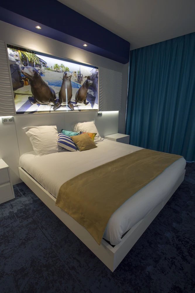Marineland Hotel — 4