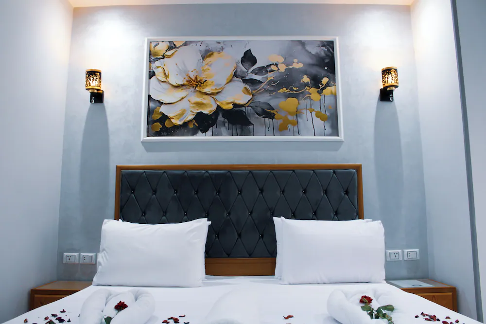 Olivia Hotel — 1