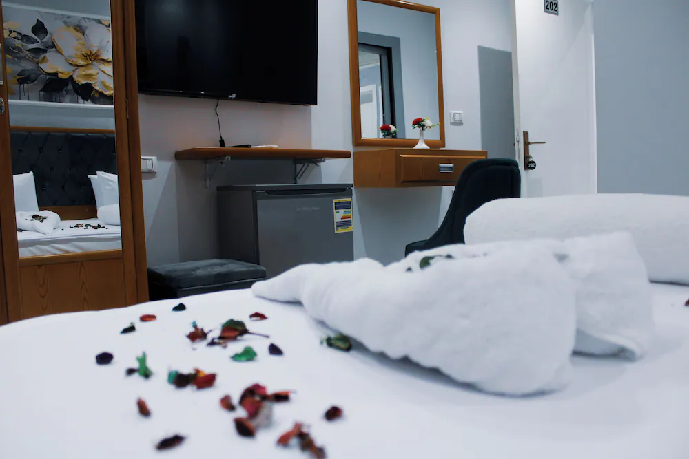 Olivia Hotel — 2