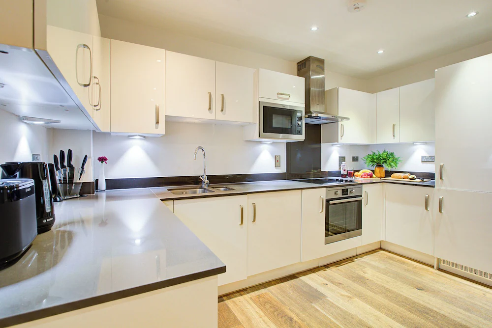 Hybrid Resi - Greenwich — 1
