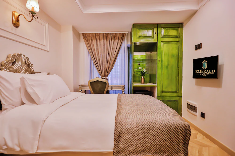 Emerald Mansion Hotel — 4