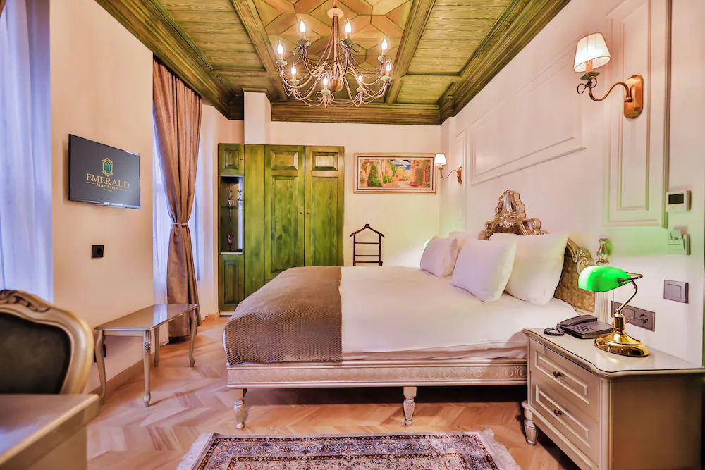 Emerald Mansion Hotel — 1