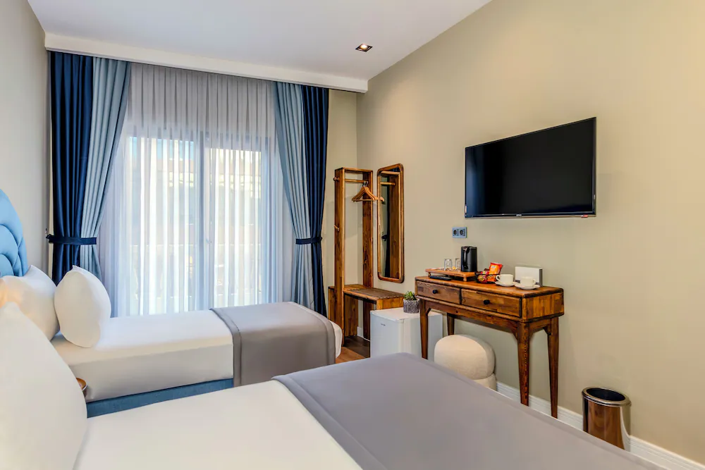 Nenessa Airport Hotel — 5