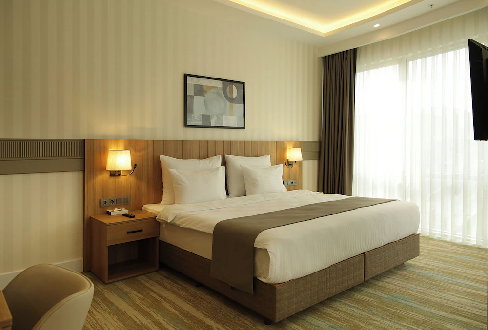 Tress Hotel — 3