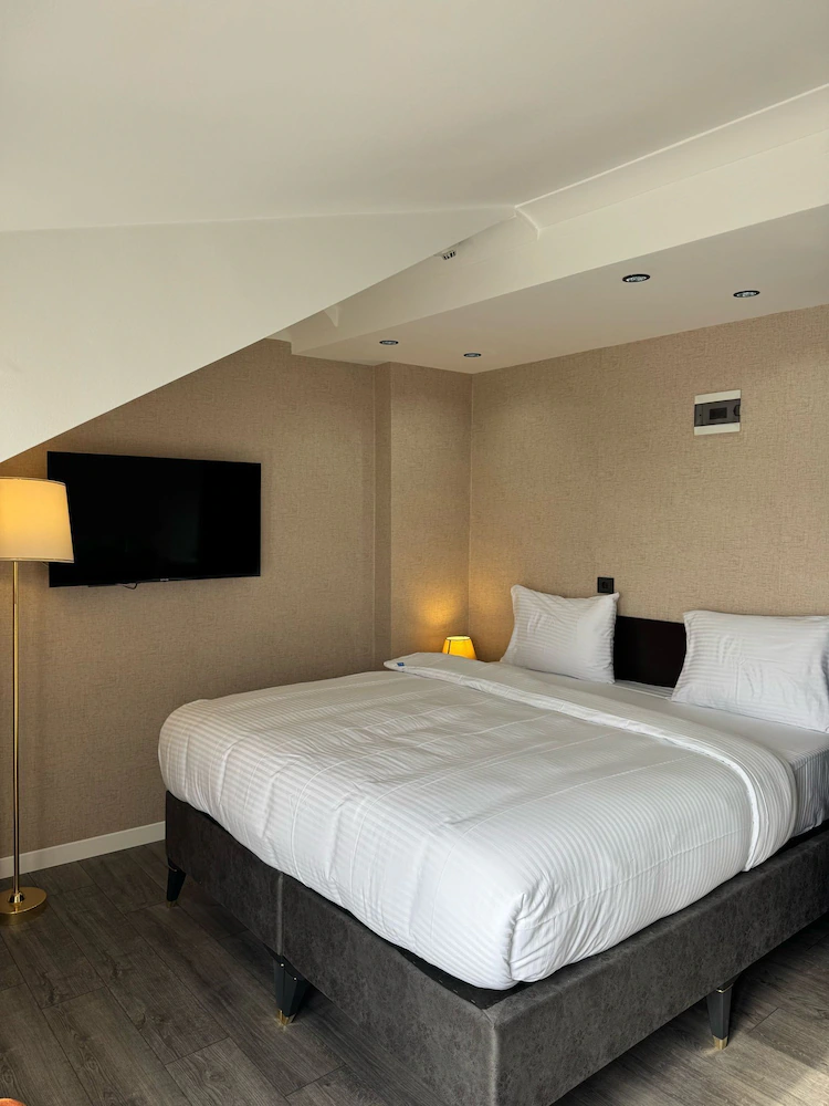 Grand Armada Hotel — 2