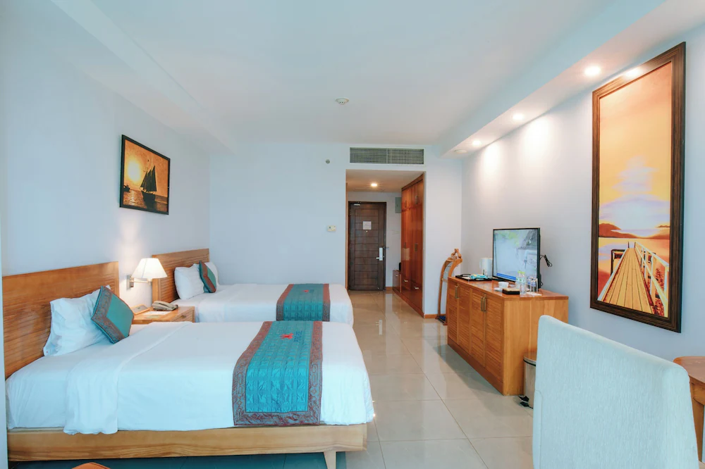 Petro Hotel — 2