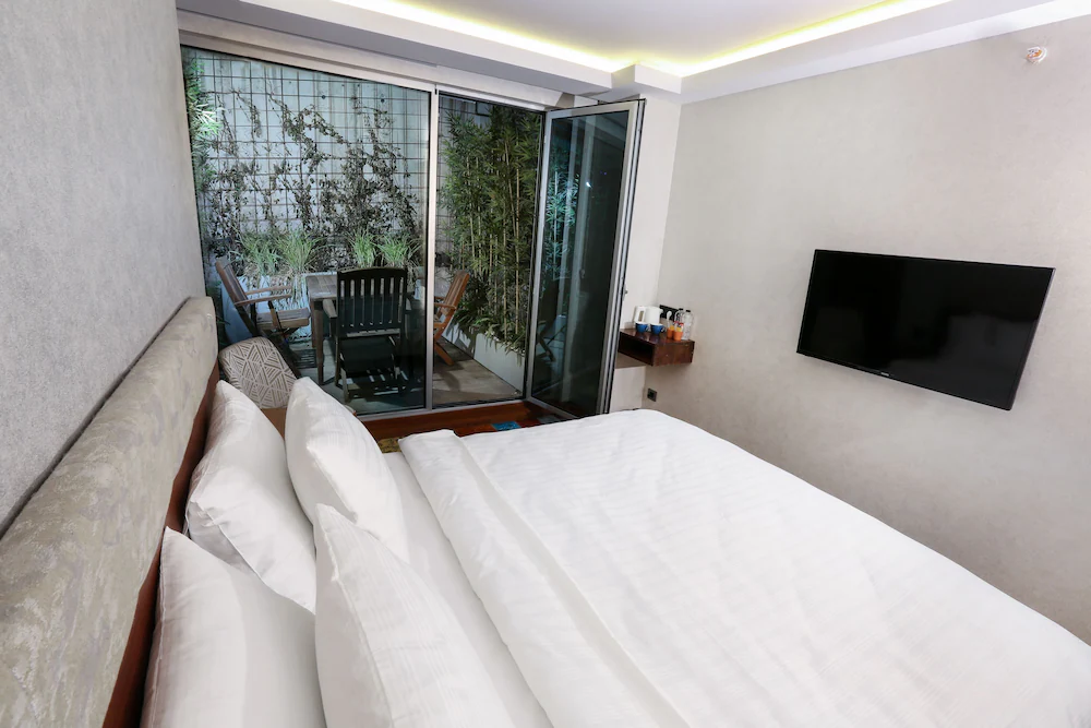 Discovery Hotel — 3