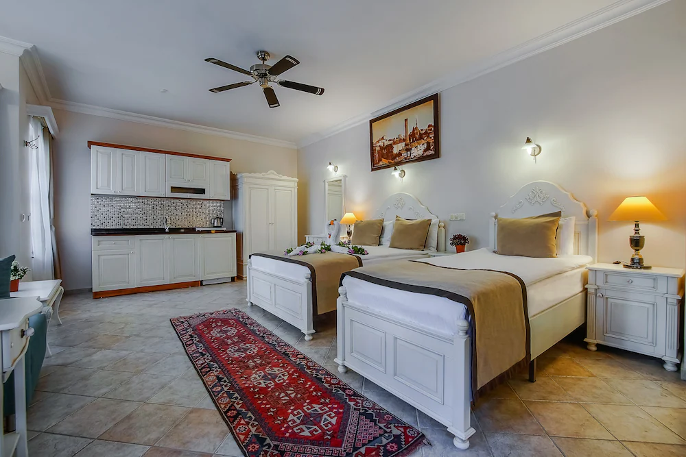 La Paloma Hotel — 1