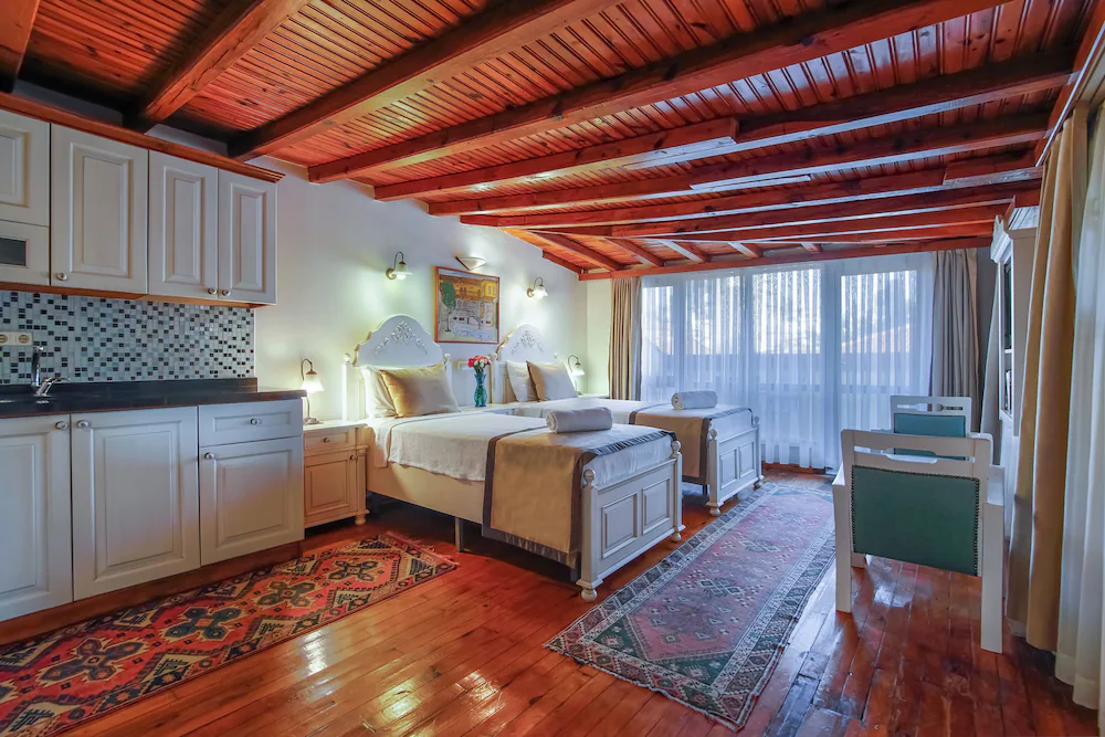 La Paloma Hotel — 2