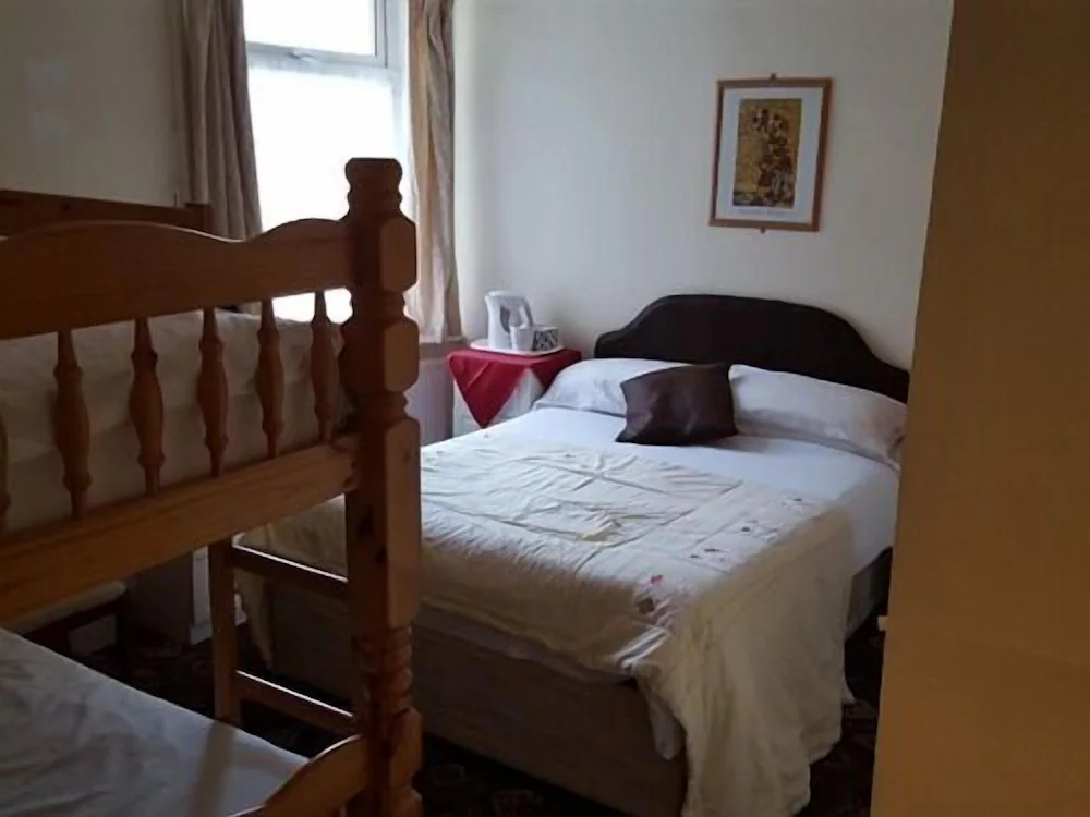 The Hollingdales Hotel — 4