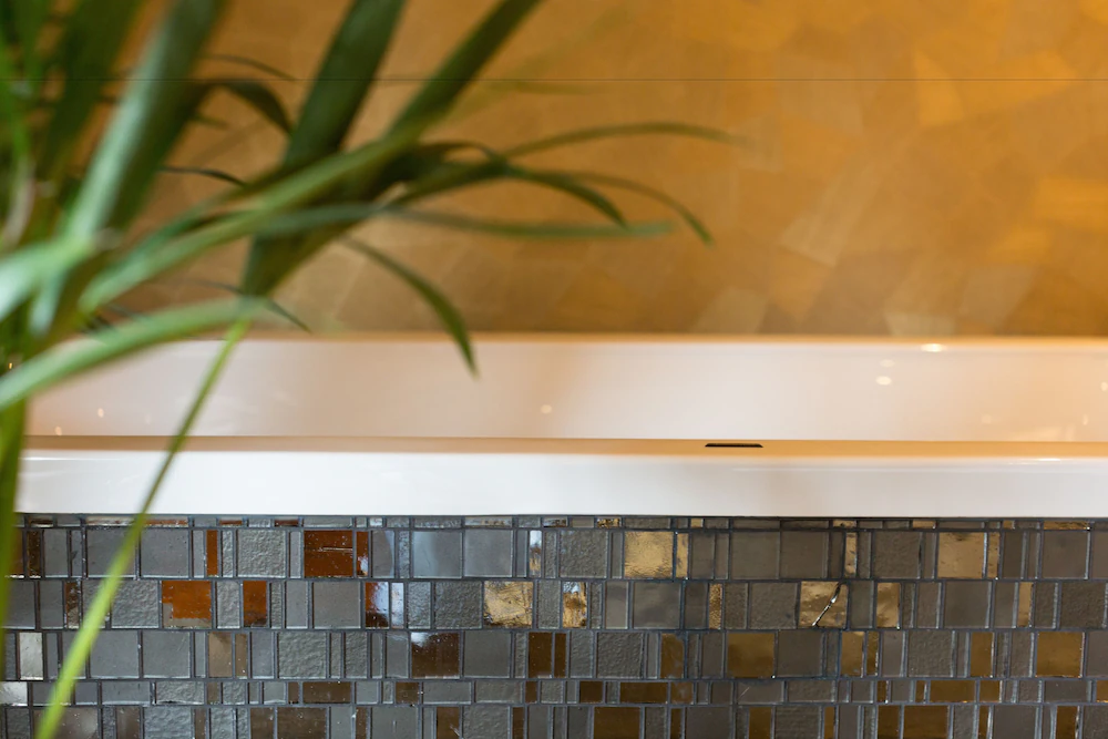 Manzo's Suites — 2