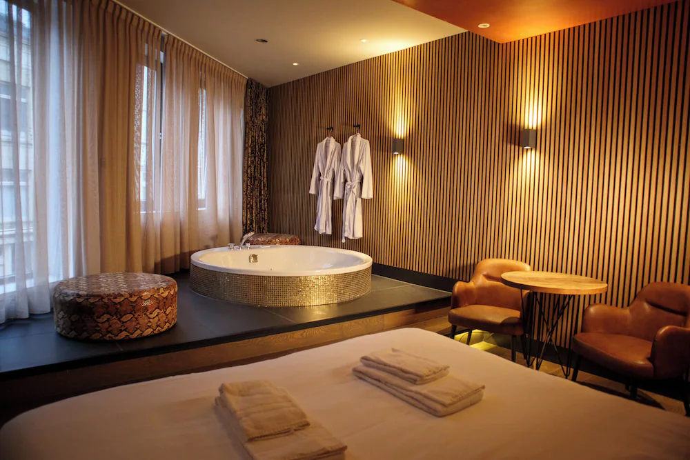 Manzo's Suites — 1