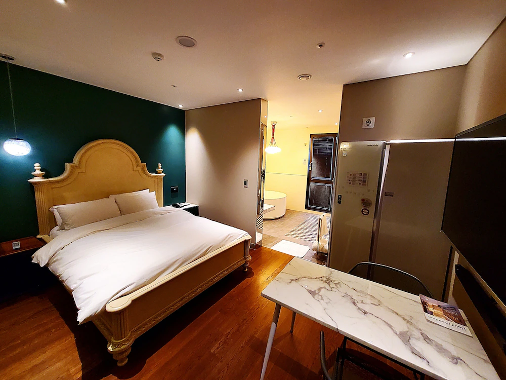 Hotel Stendhal — 6