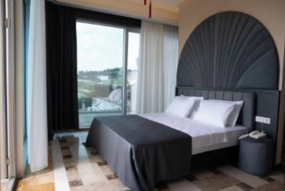 Kronos Hotel — 4