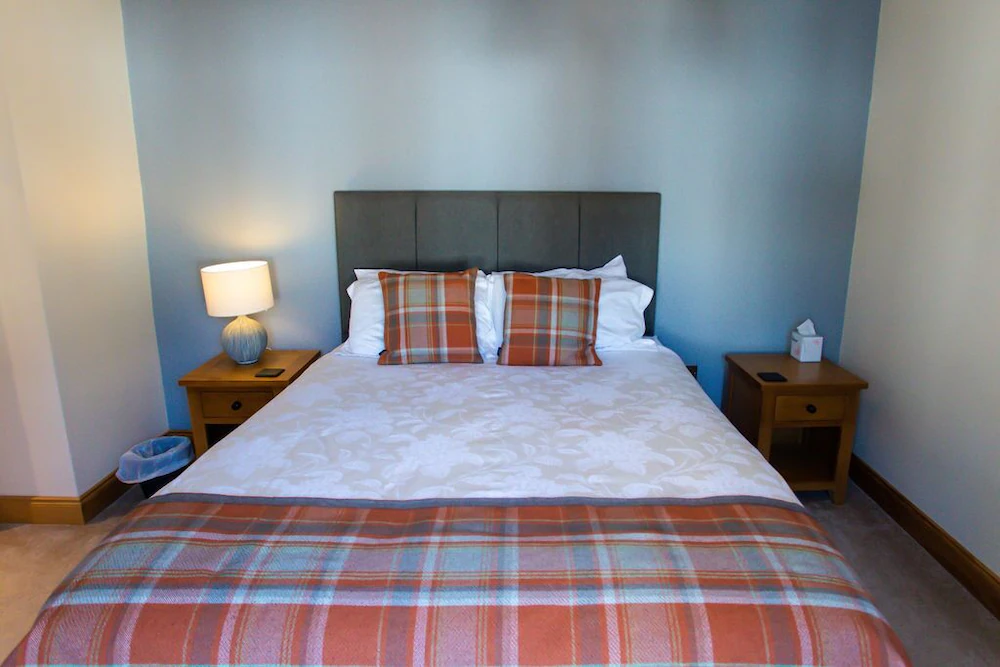 Redwood House Hotel — 3